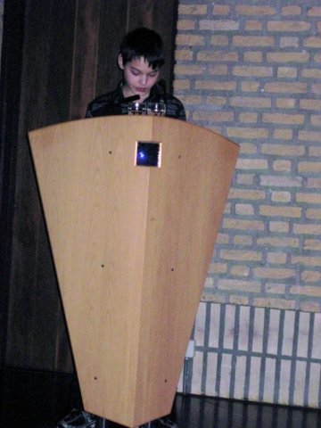 Evan leest de brief van Nadine en Regan voor (2)